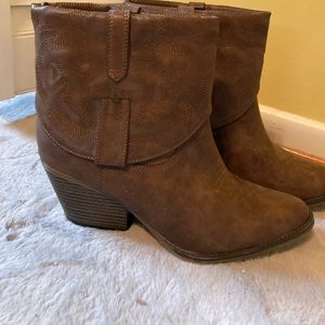 MIA booties with western detail. Like new condition.